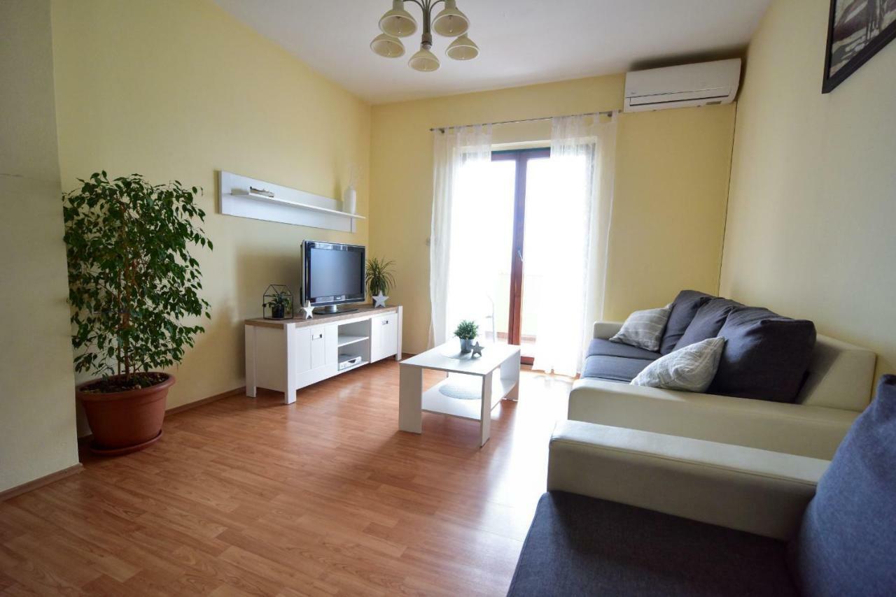 Apartment Marcella 2 Любач Экстерьер фото